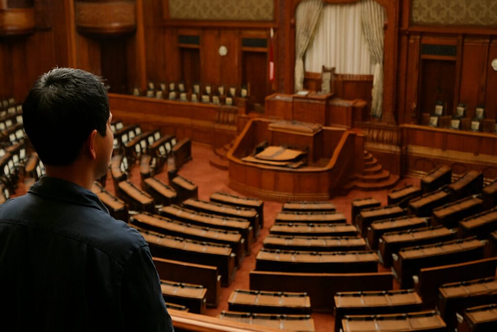 衆議院本会議場の内部全景|見学ツアーや歴史を分かりやすく紹介